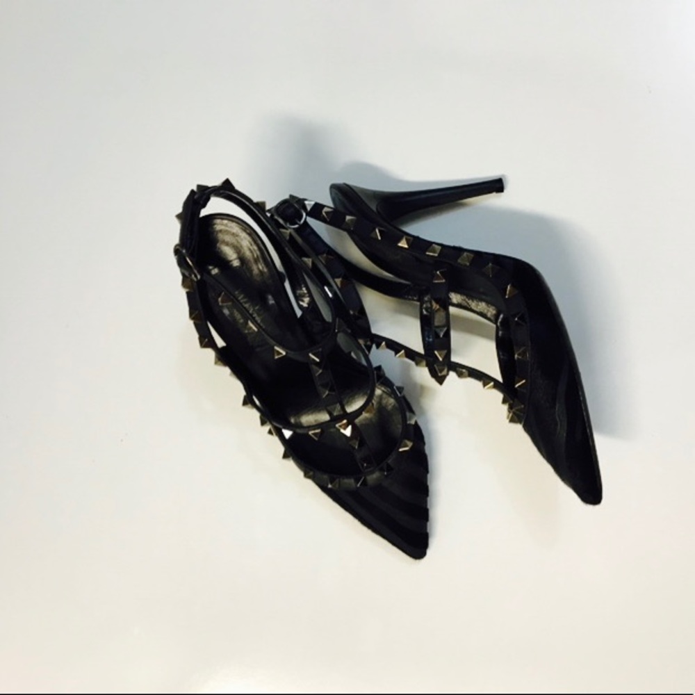 AUTHENTIC VALENTINO NOIR STUD PUMPS